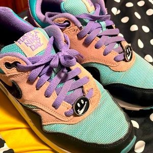 Nike Air Fire One “have a nice day”